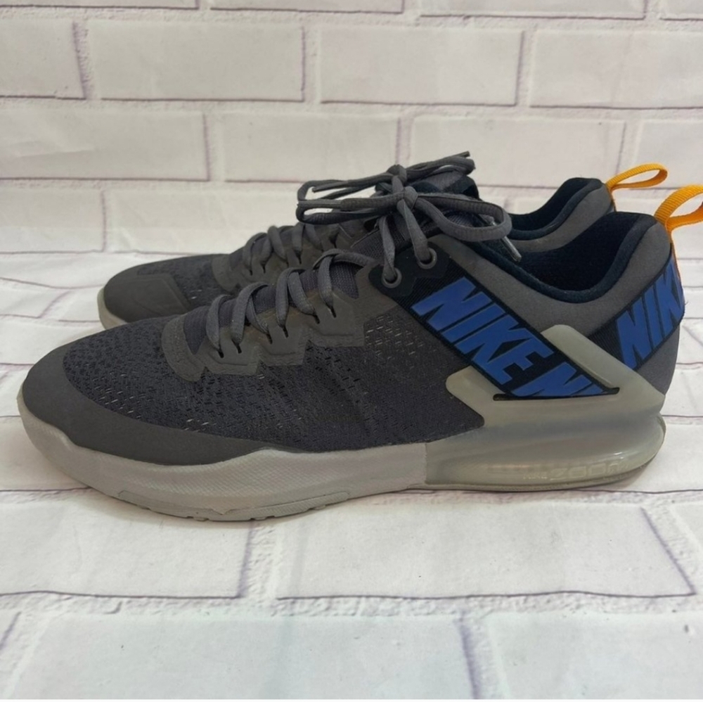 Nike shoes - Picture 2 of 9